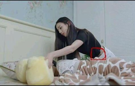 迪麗熱巴胸口風(fēng)光