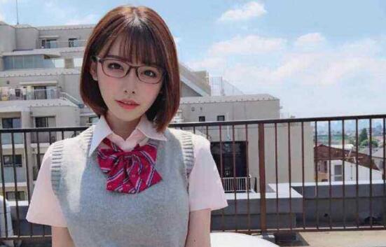 網絡主播馮提莫告整形醫院