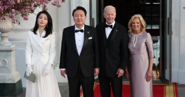 韓國(guó)第一夫人訪美上演時(shí)裝秀