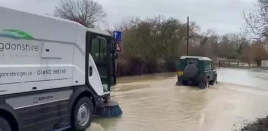 英國連發300多個洪水預警