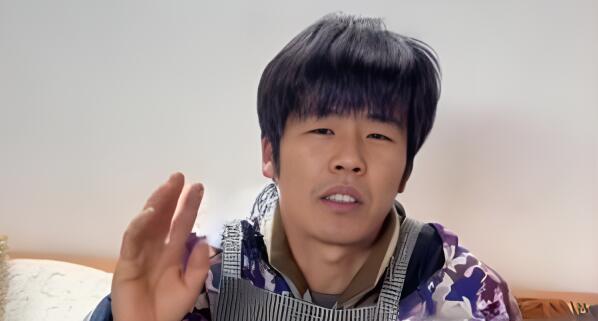 粥餅倫回應稱不知道哪像周杰倫