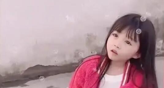 女孩擁有天使般面孔卻身患不治之癥