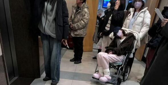 趙露思被曝疑患神經(jīng)系統(tǒng)疾病